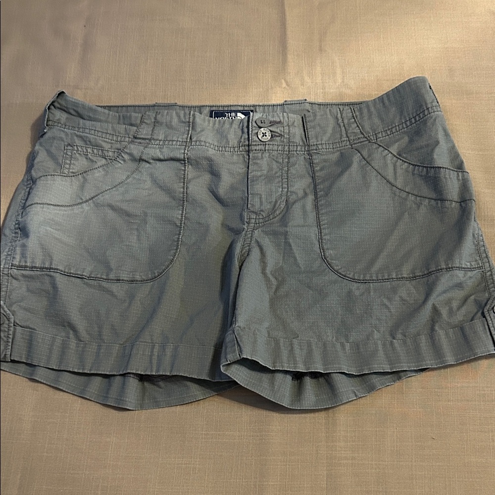 EUC The North Face Women's Gray Cargo Shorts